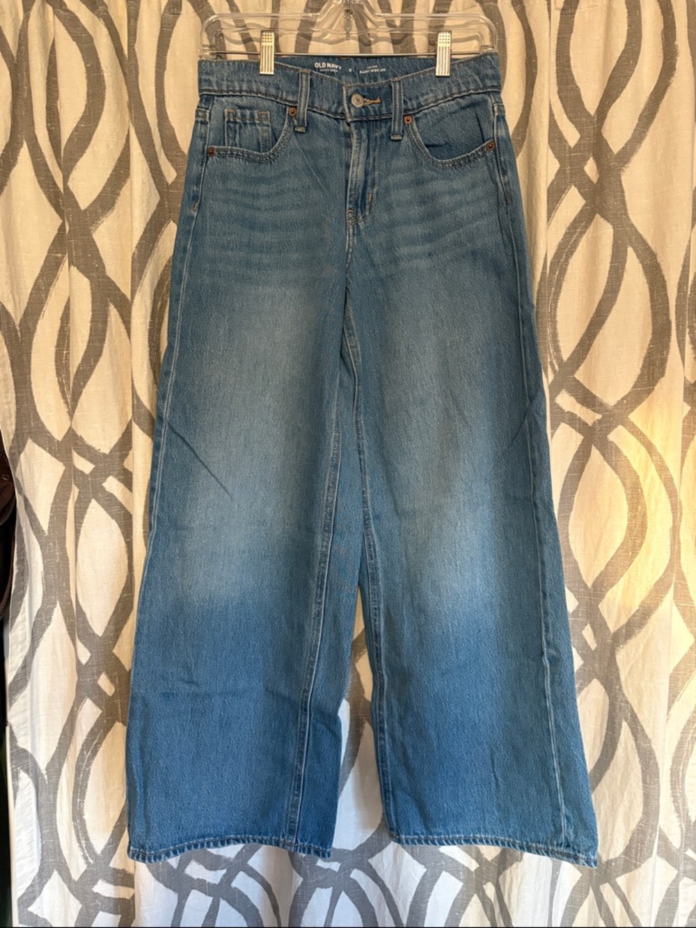 Old Navy Women's Wide-Leg Jeans in Medium Blue Wash